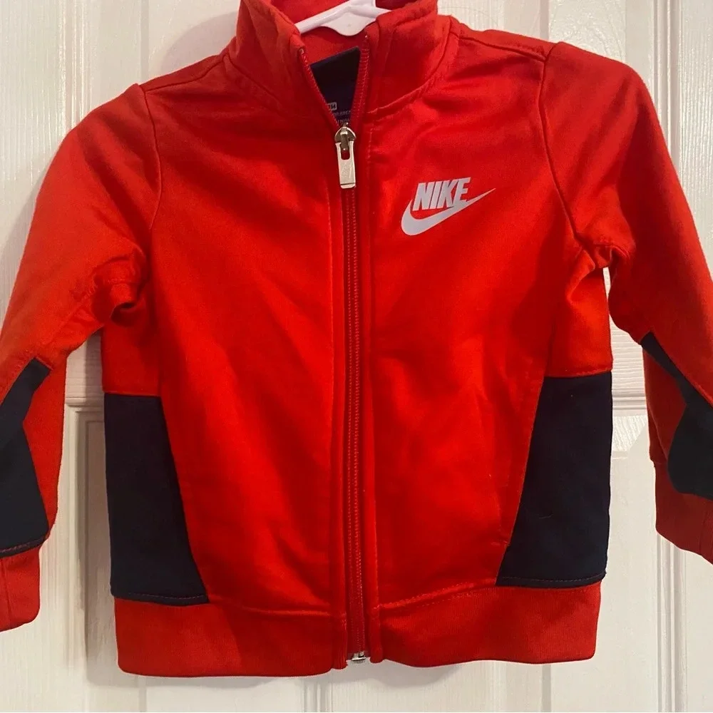 Nike Jacket - Picture 1 of 7